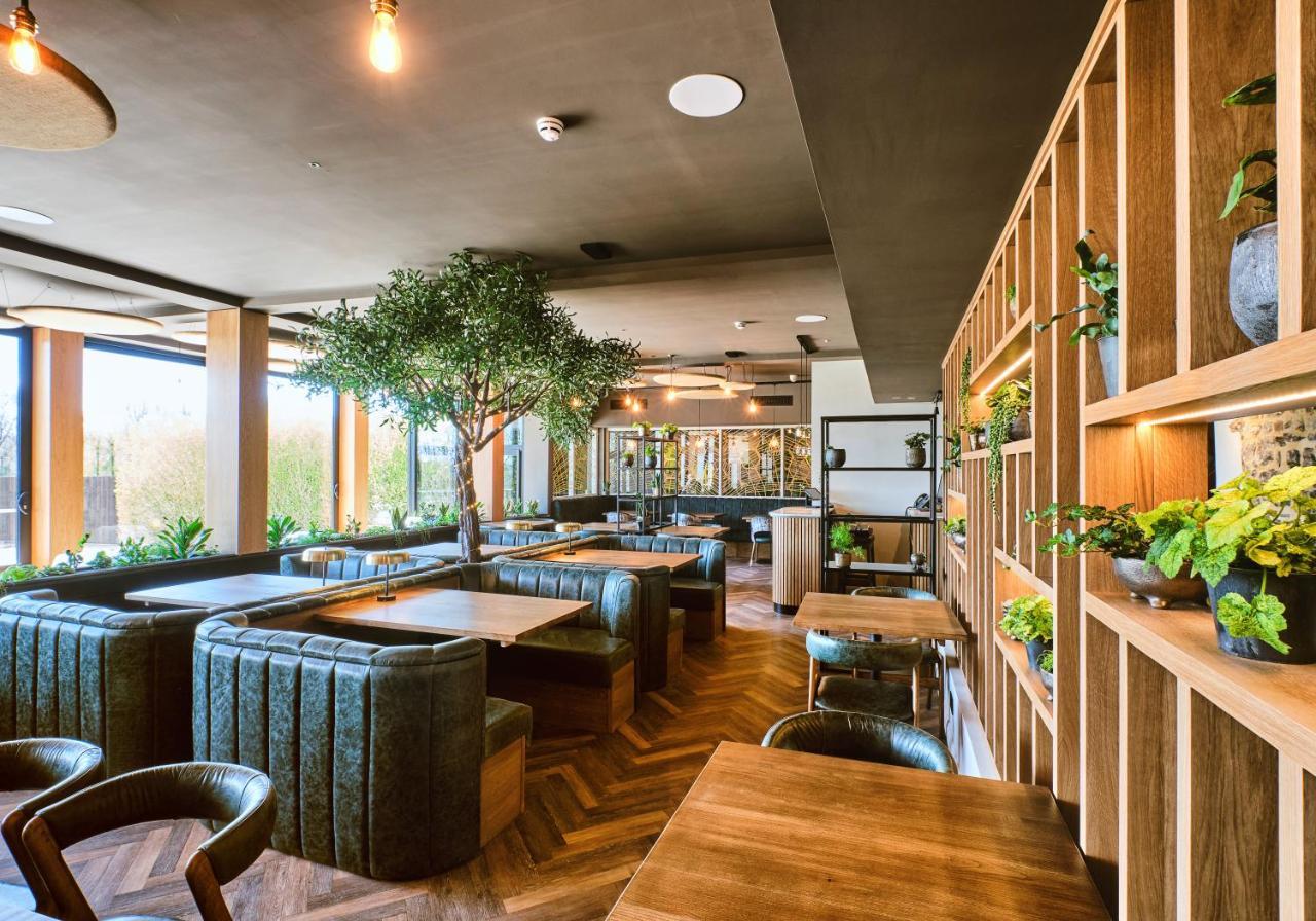 Llanerch Vineyard Hotel Hensol Exterior photo