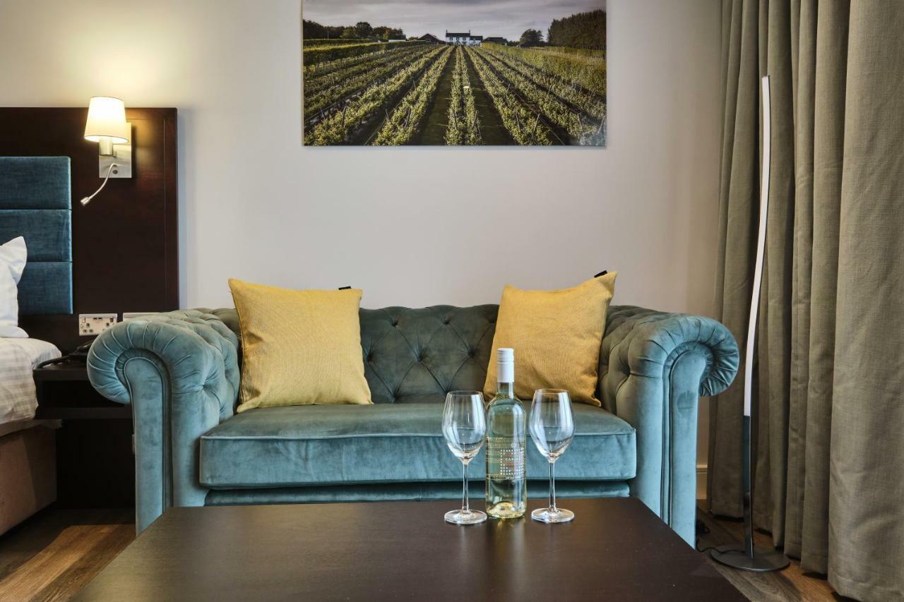 Llanerch Vineyard Hotel Hensol Exterior photo